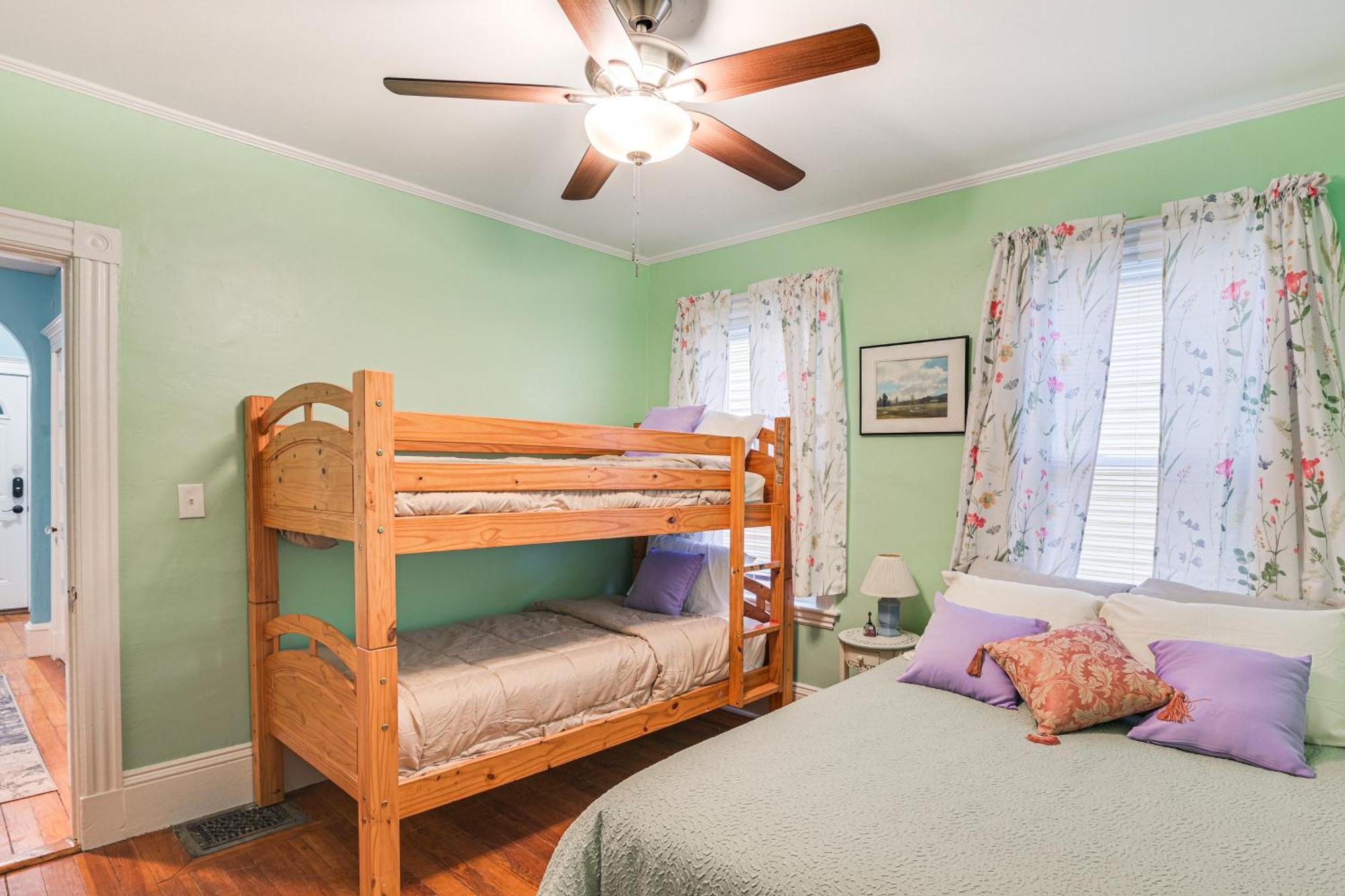 Medford Apartment Rental, 5 Mi To Downtown Boston エクステリア 写真